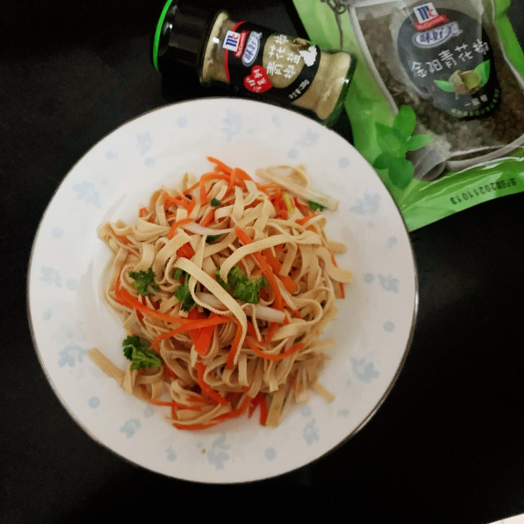 凉拌豆皮丝