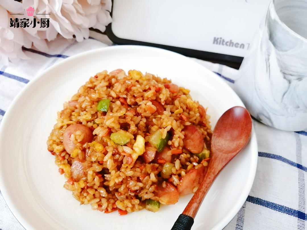 香肠酱油炒饭的做法