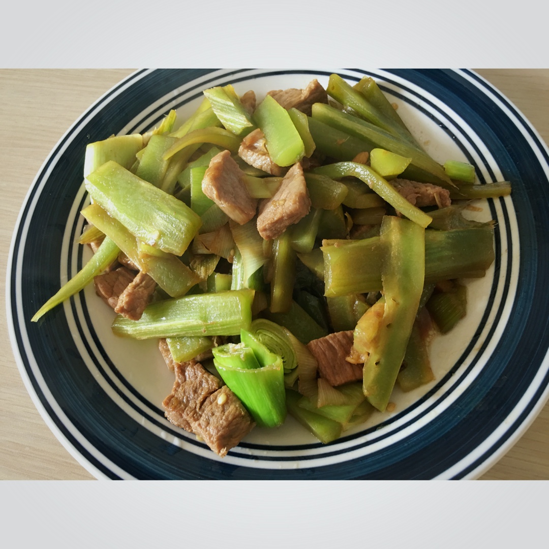 莴笋炒肉片
