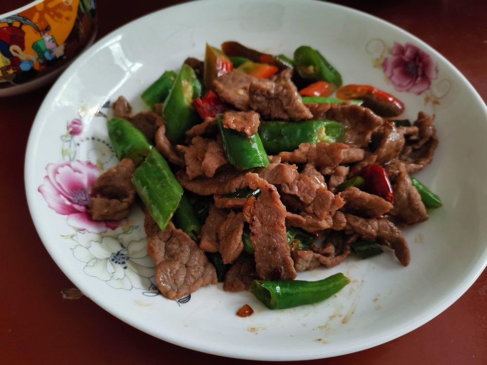 杭椒牛柳（简单到爆，牛肉超级嫩滑）