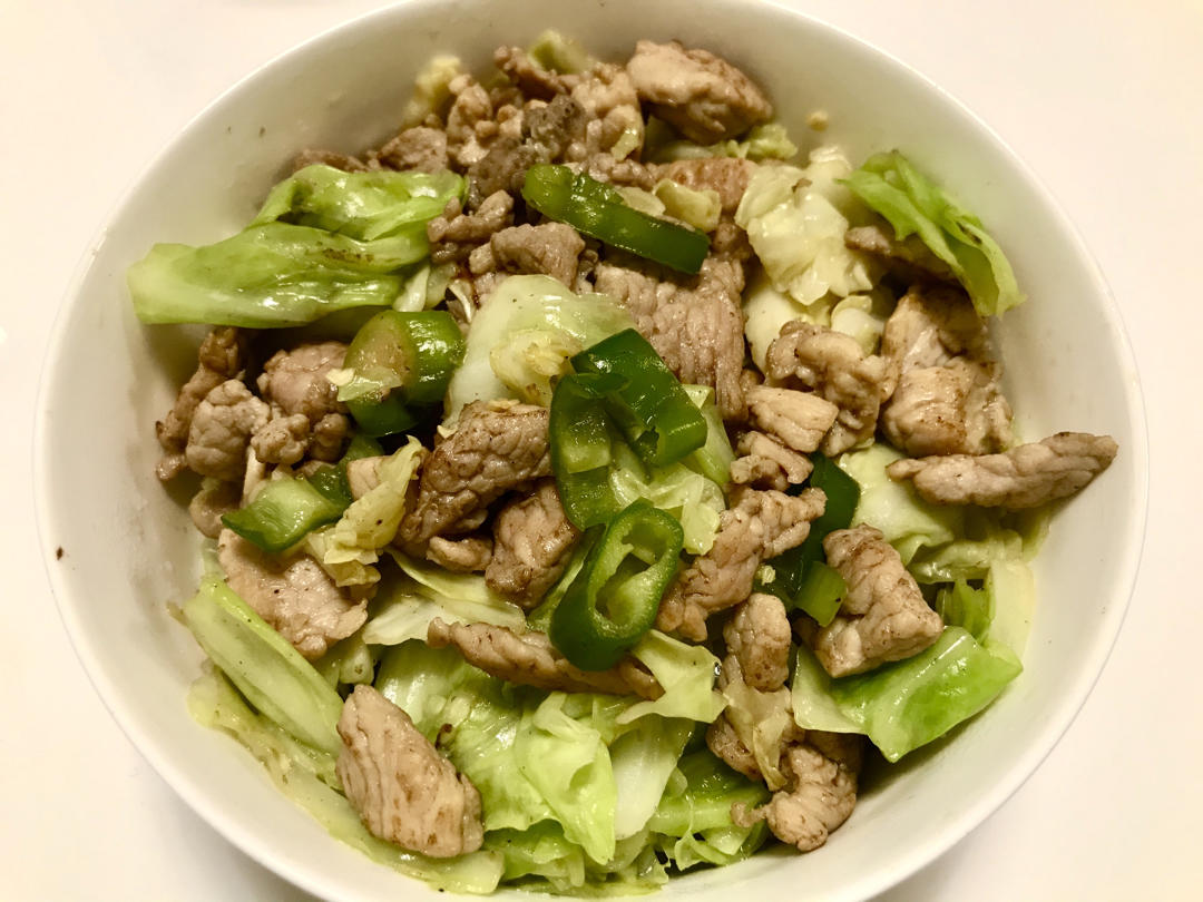 五花肉炒手撕包菜