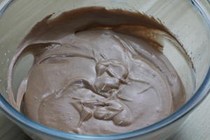 巧克力牛轧糖冰淇淋 无需冷冻搅拌 无需冰淇淋机的做法 步骤7