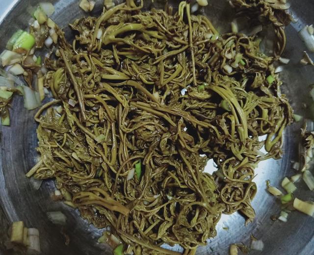 凉拌茉莉芽(木兰芽)的做法