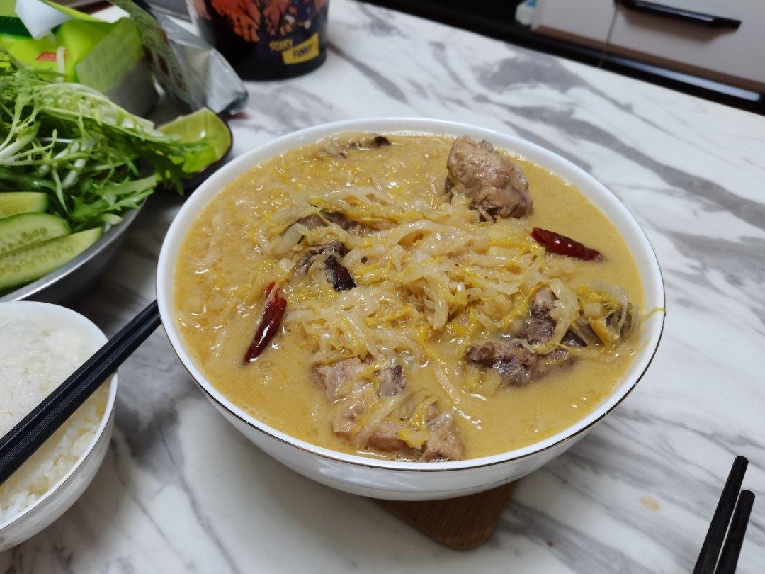 东北酸菜炖排骨