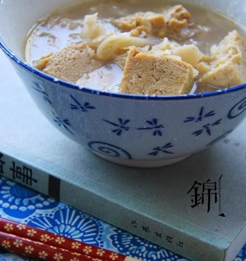 酸菜炖冻豆腐的做法
