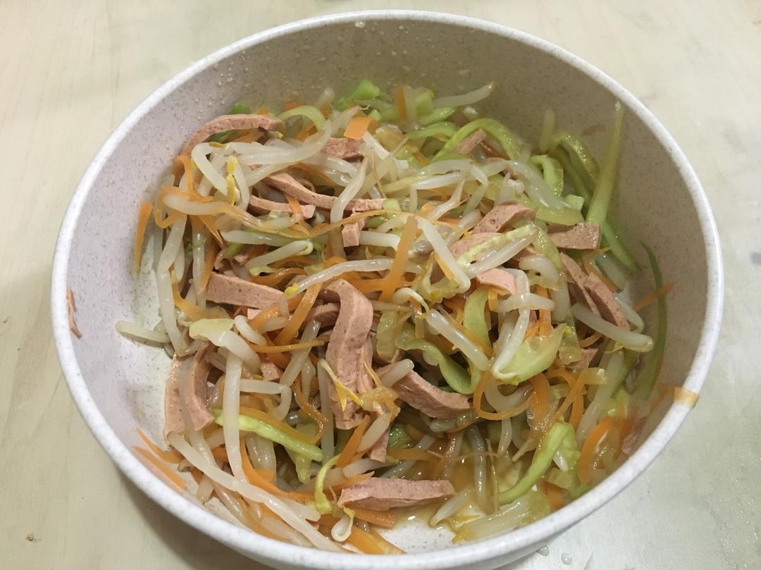 凉拌豆芽黄瓜菜