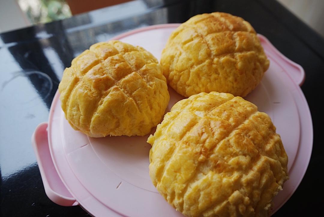 好吃到炸裂的港式菠萝包（附带制作酥皮的小视频）