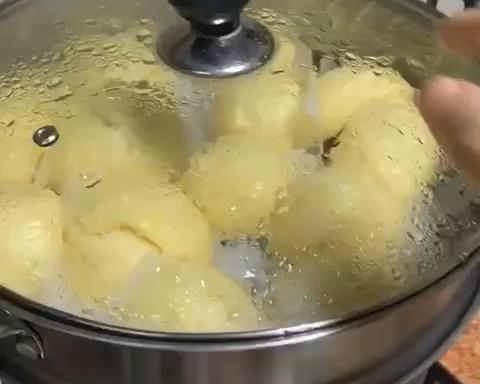 鸡蛋奶香馒头的做法