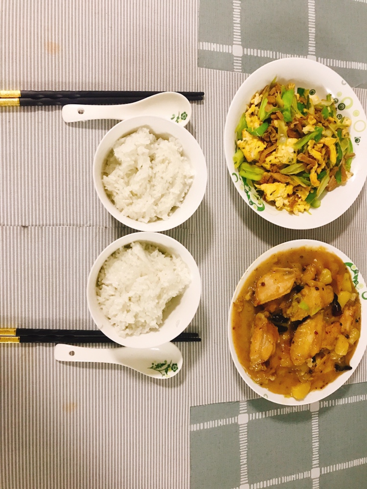 麻油沙姜鸡翅炖土豆的做法