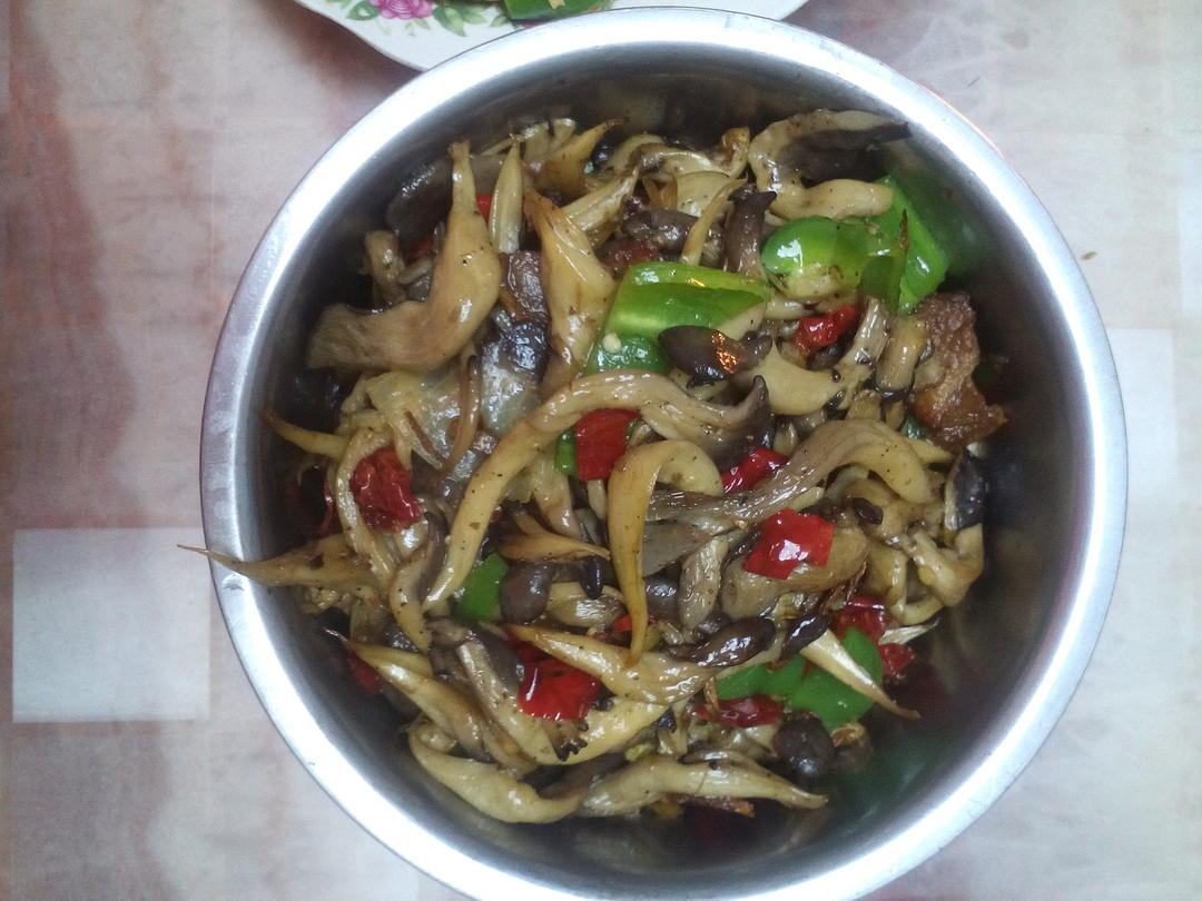 蘑菇炒肉