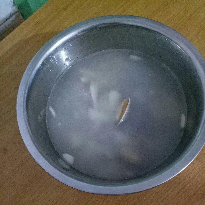 蛤蜊菌菇汤