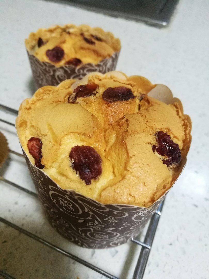 不塌不凹的纸杯戚风蛋糕