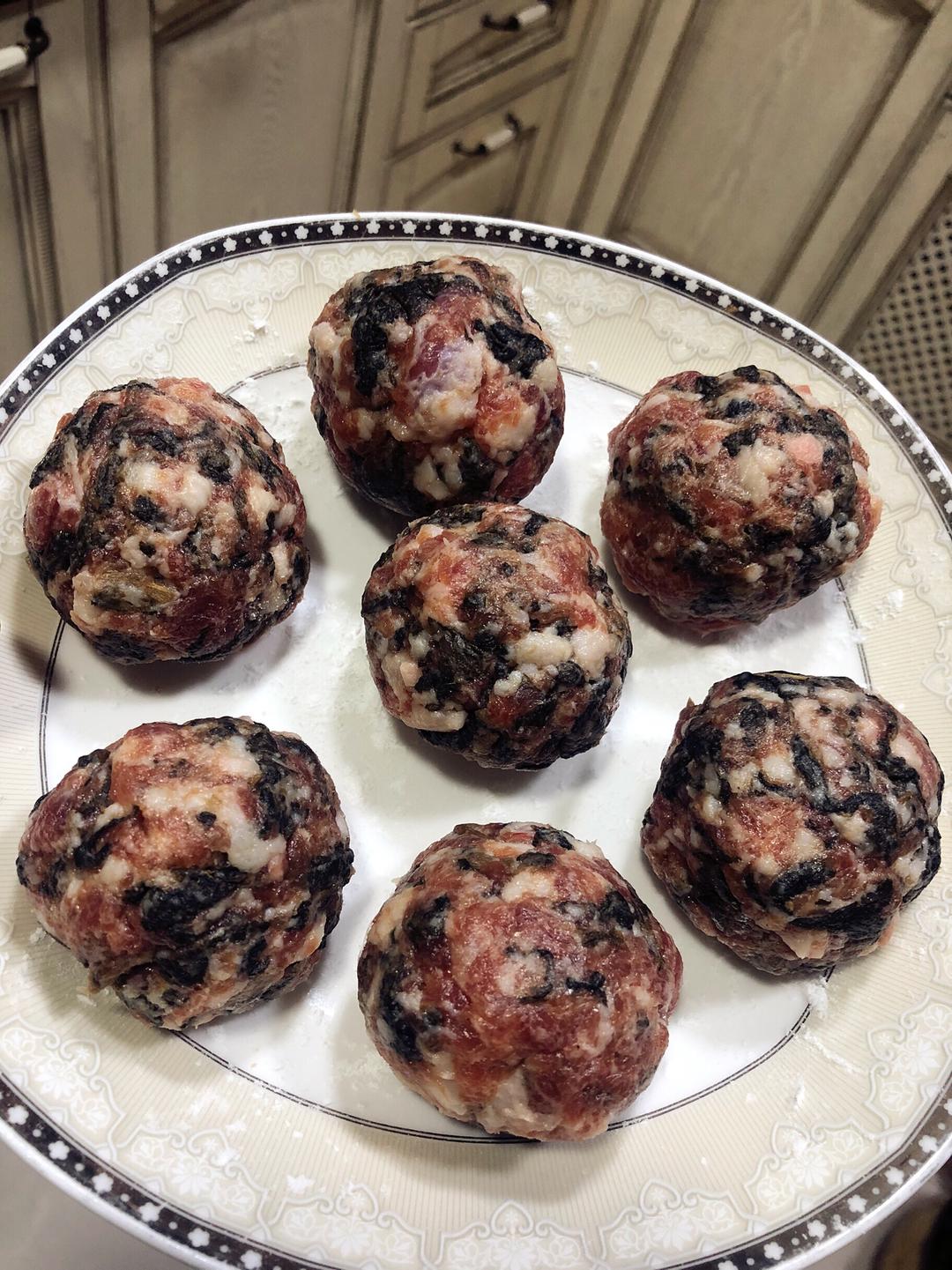 梅菜肉球的做法步骤图 梅菜肉球怎么做好吃 Whoo大温 下厨房