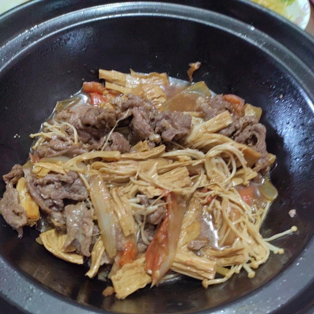 冬日暖锅·腐竹牛肉煲
