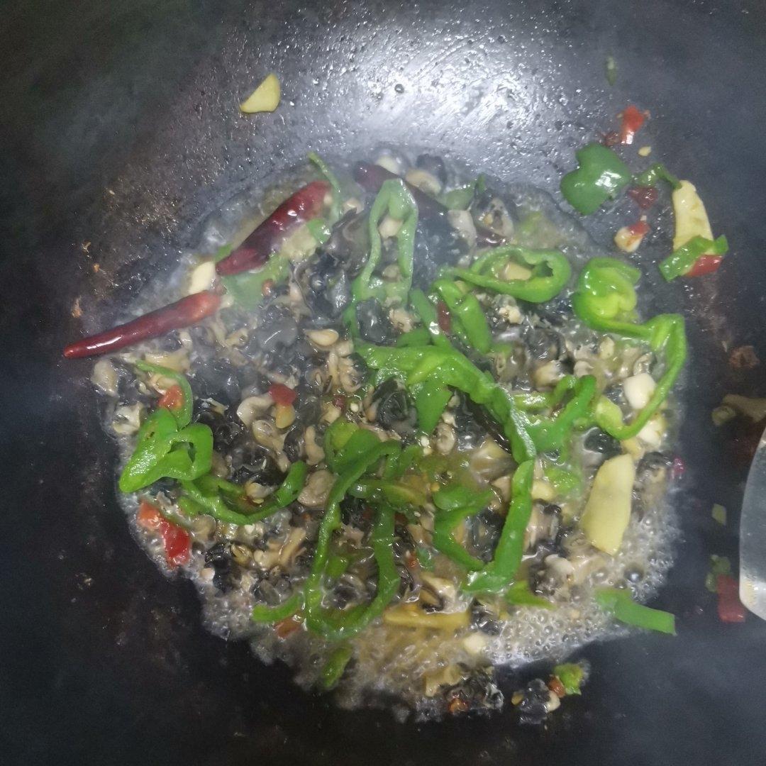 爆炒田螺肉
