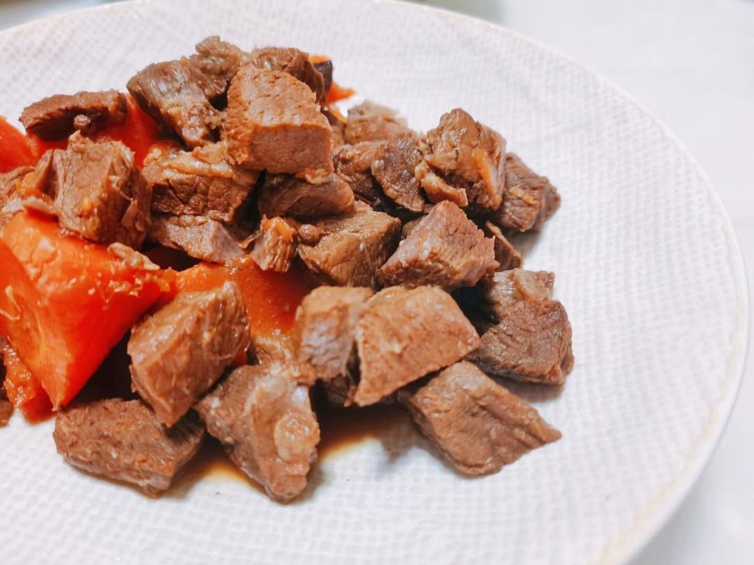 胡萝卜炖牛肉