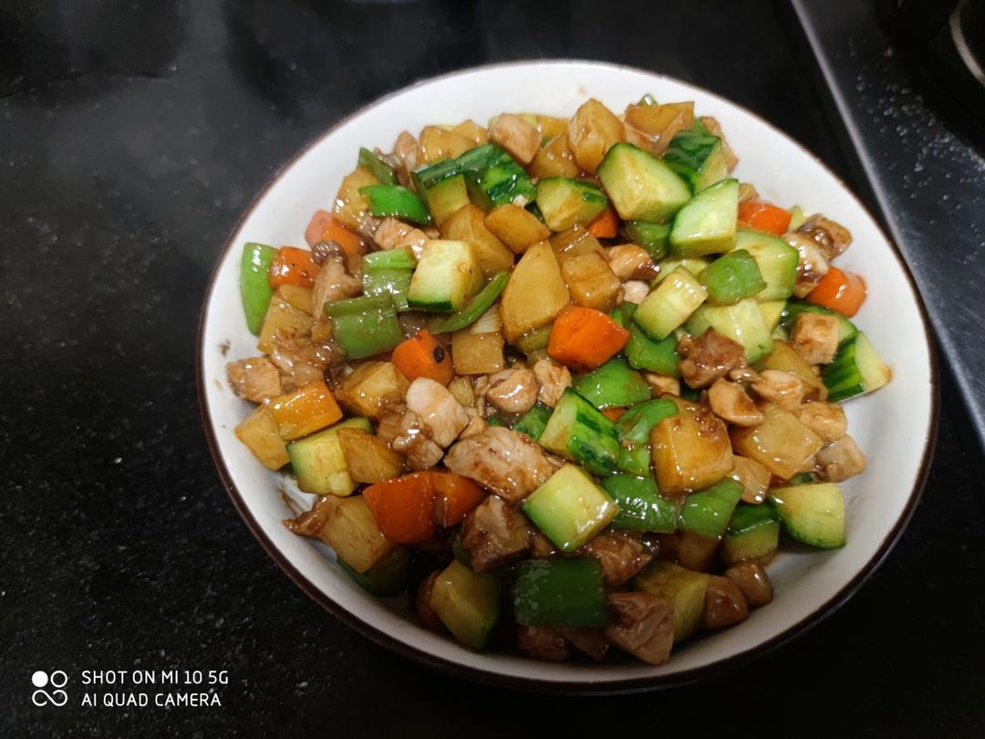 鸡腿肉炒三丁(四丁？)的做法