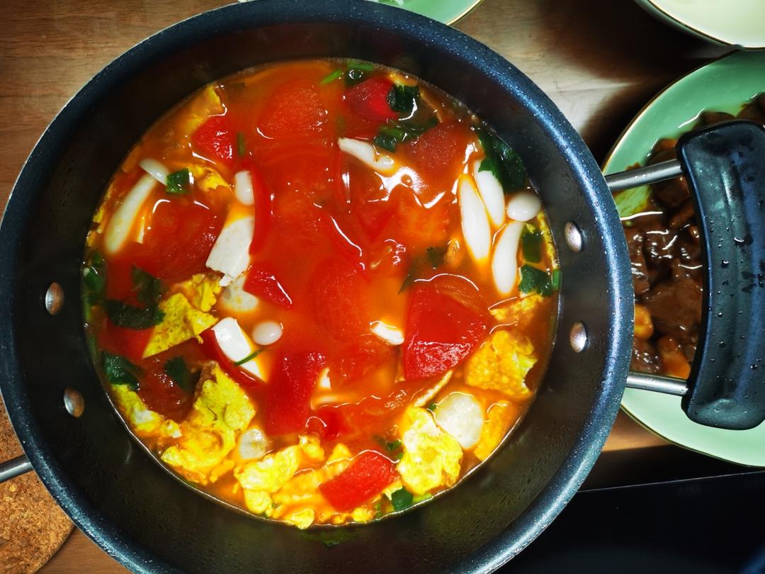 西红柿菌菇豆腐汤