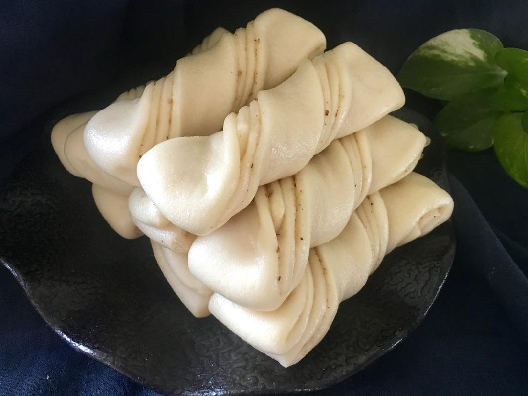 张chef做的芝麻椒盐长花卷