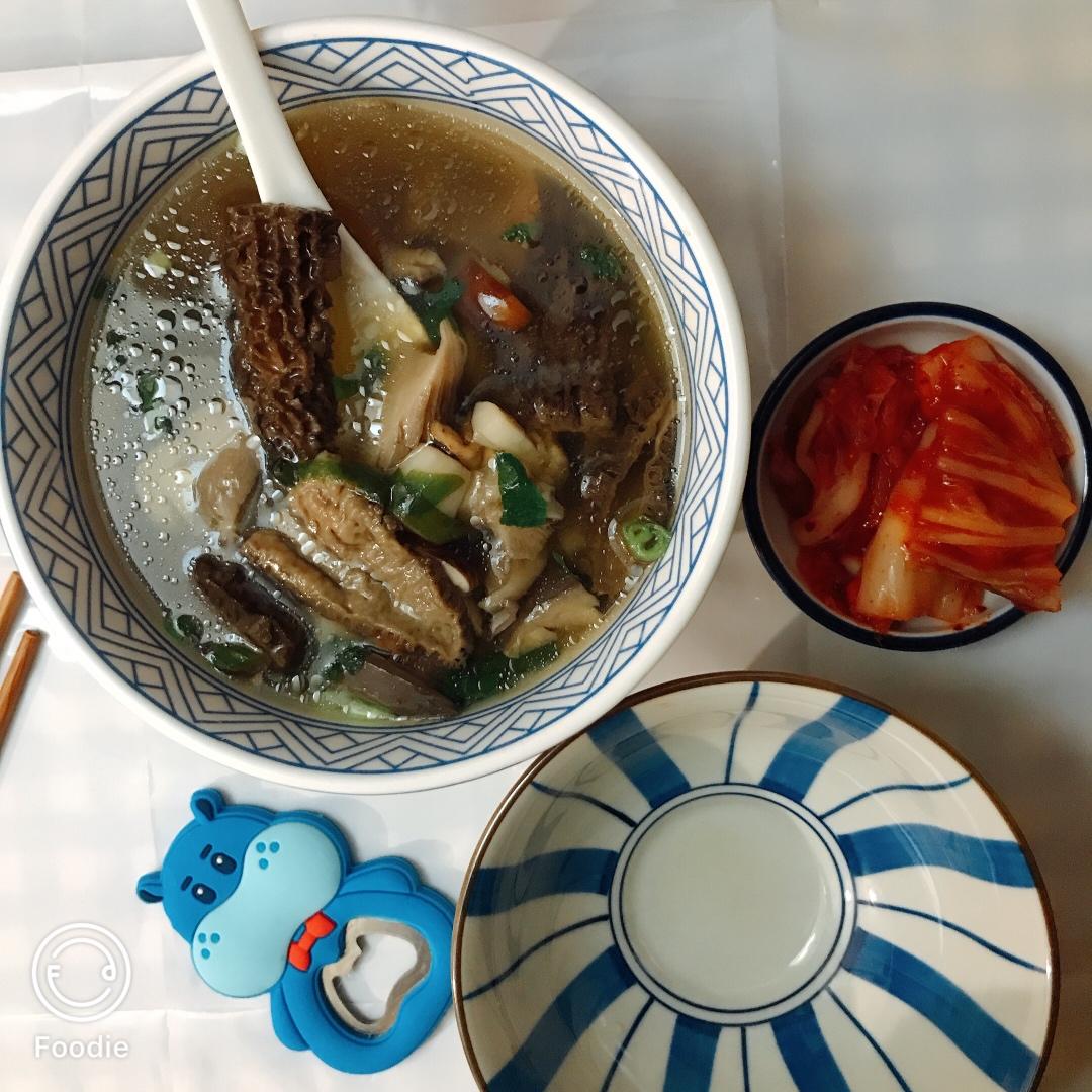 鲜到起飞的菌菇汤！不好喝不要钱！