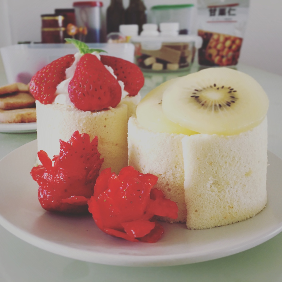 《Tinrry下午茶》教你做基础原味蛋糕卷