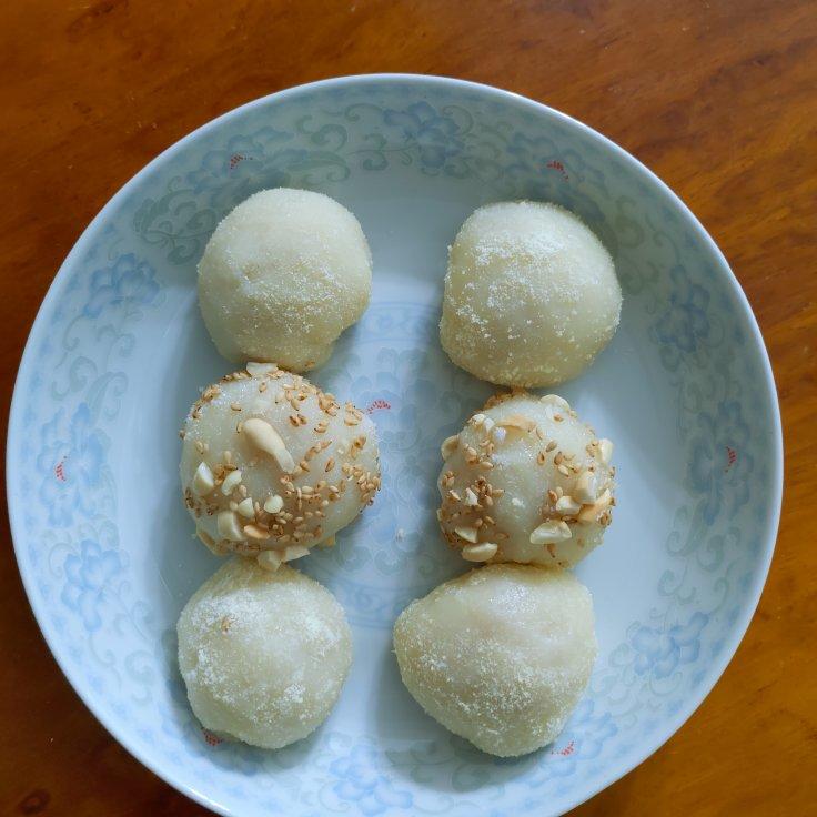 自制糯米糍（花生黑芝麻和豆沙夹心）