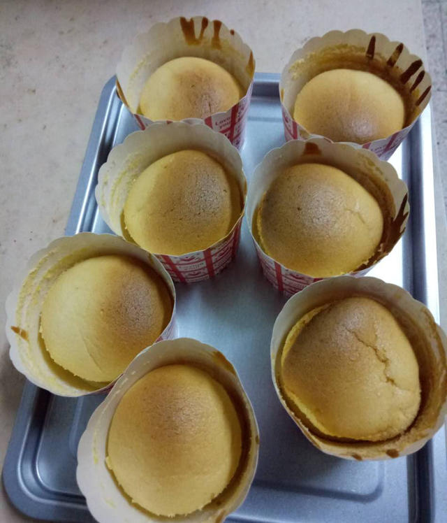 原味戚风纸杯蛋糕（烤箱做纸杯蛋糕）