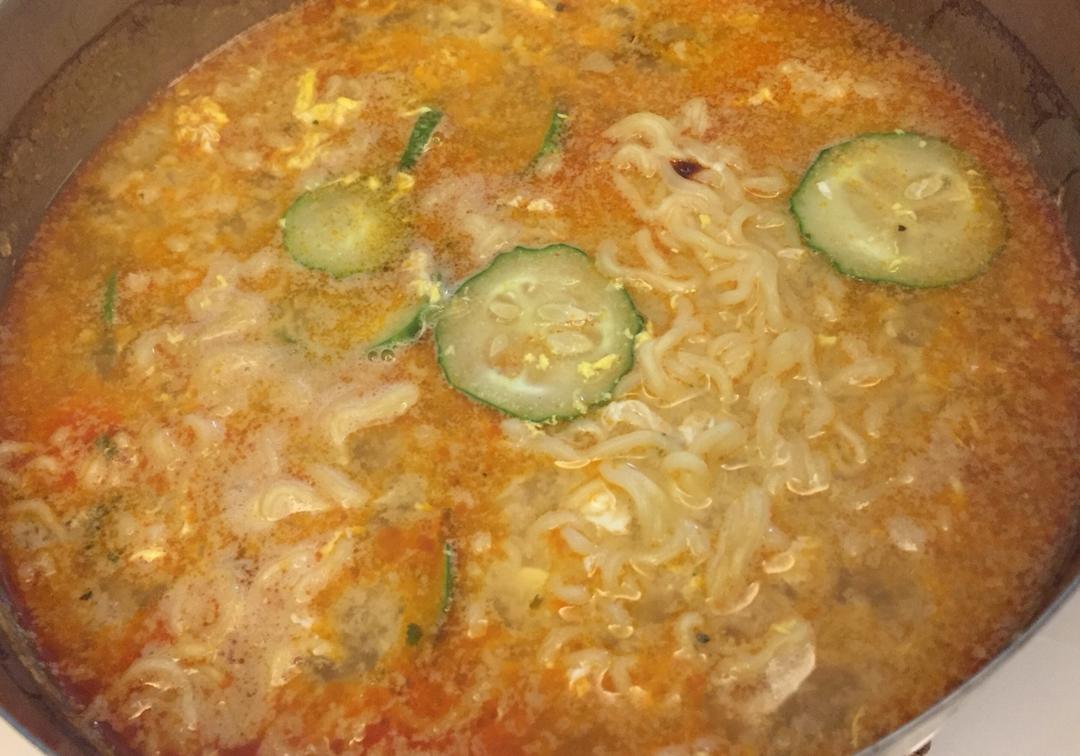 满足食欲的深夜秘密 森系浓香泡面