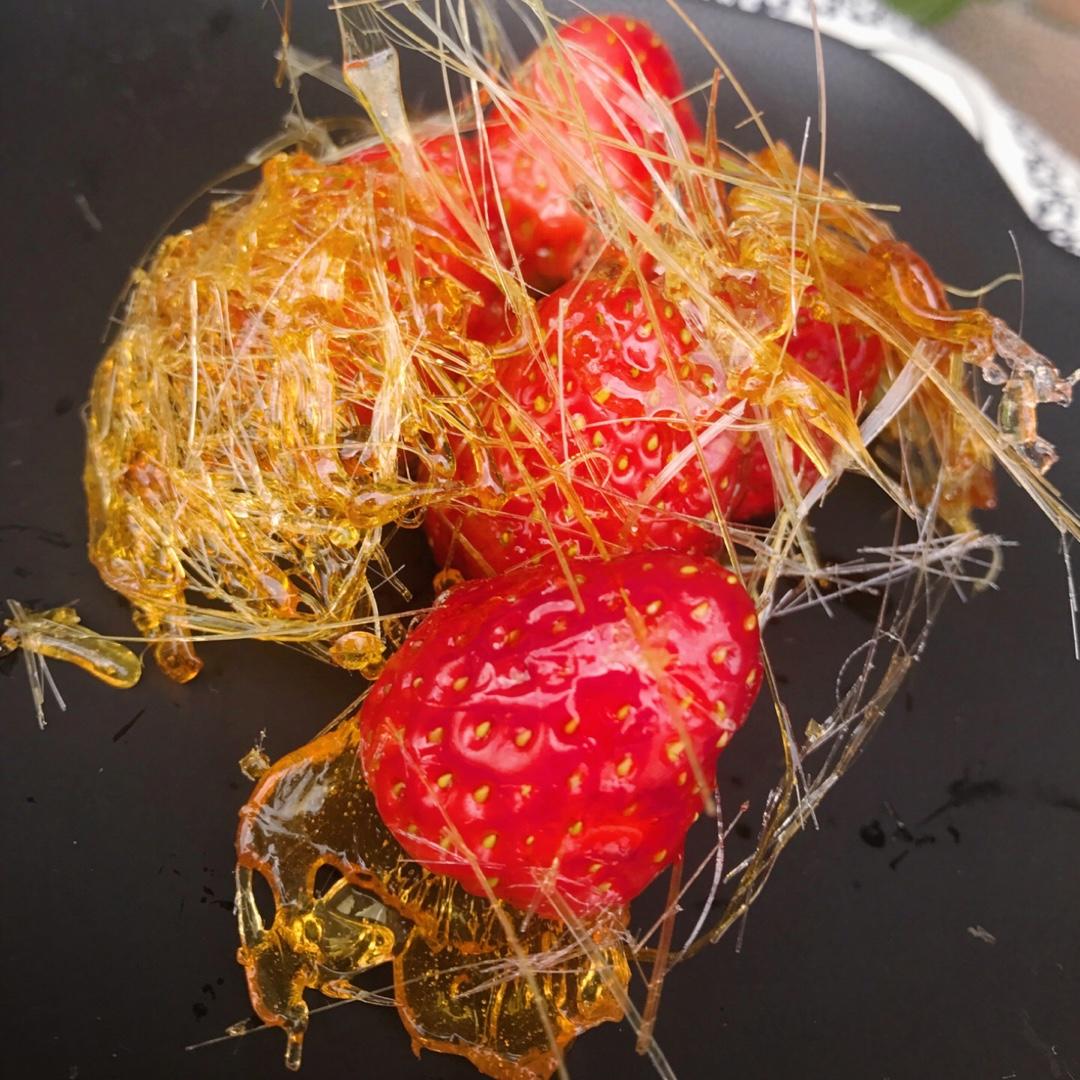 栗子和焦糖的甜蜜约会：装饰乳酪慕斯蛋糕