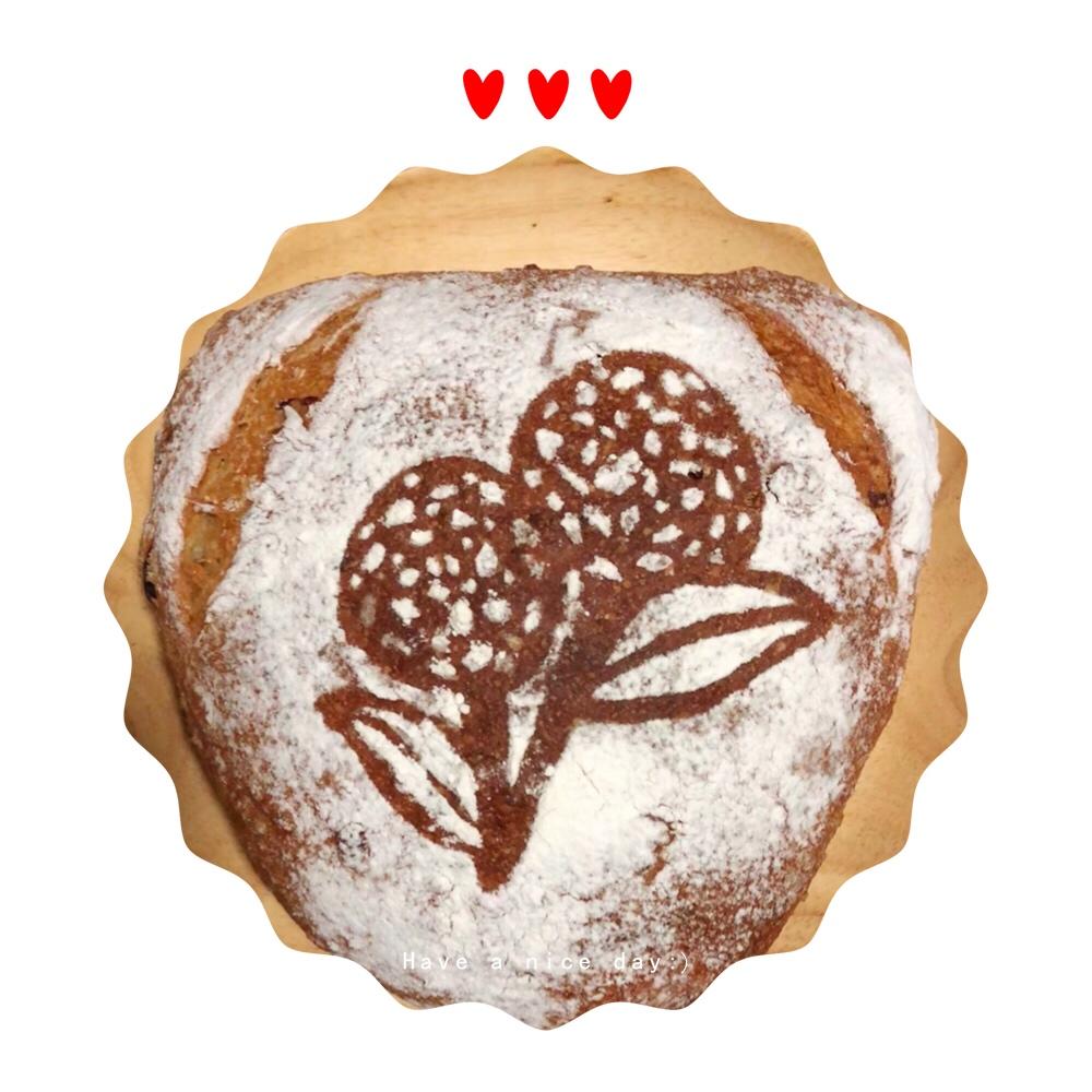 薛萝衣做的宝春师傅的玫瑰荔枝面包