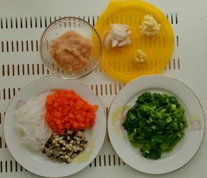 翡翠肉丸汤的做法 步骤1