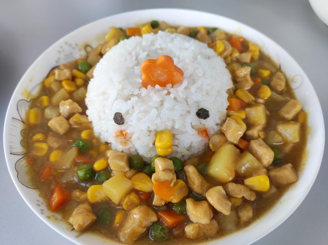 人见人爱花见花开🐤         三只小鸡日式咖喱饭