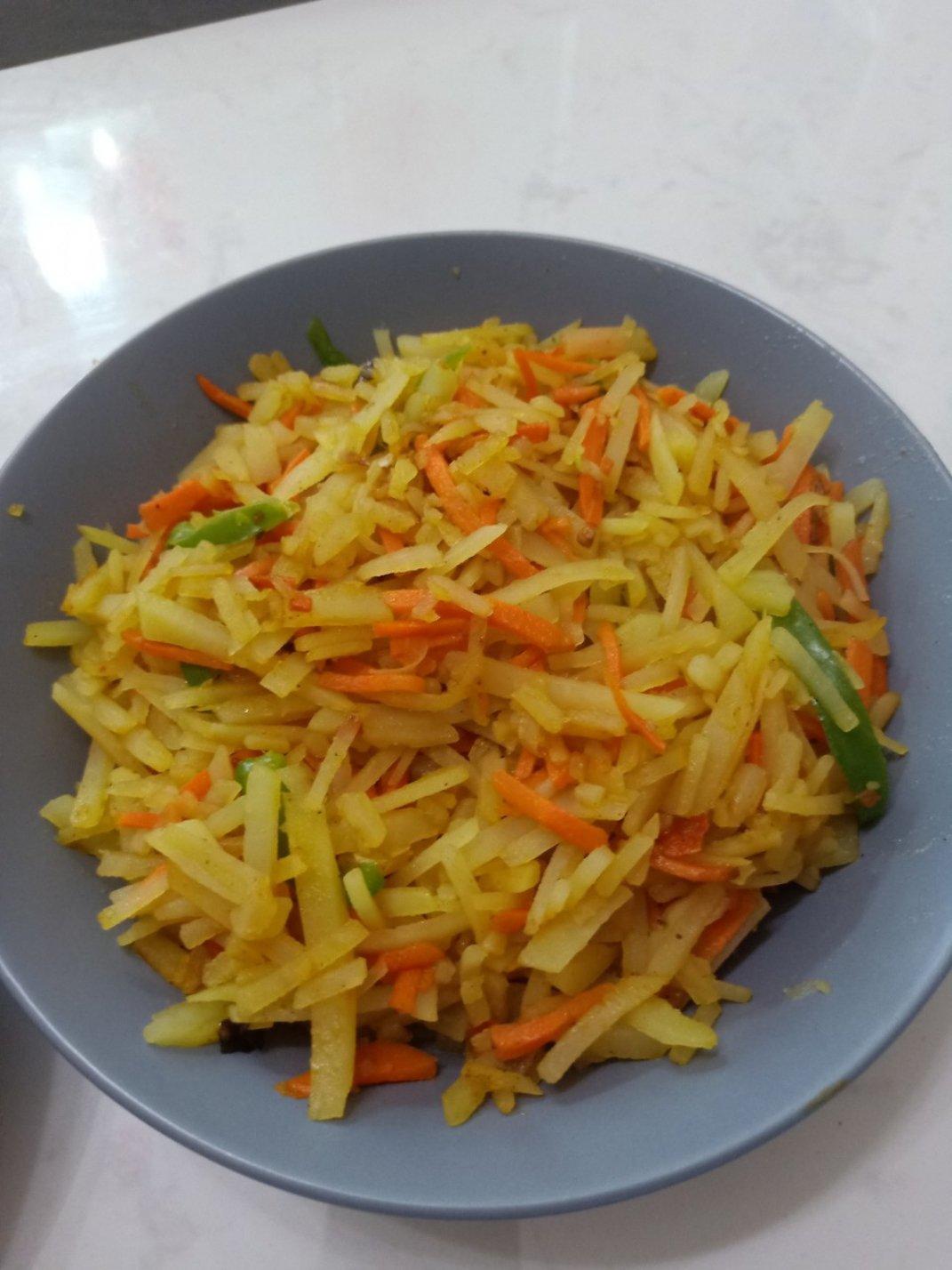 贼好吃的香辣土豆胡萝卜丝