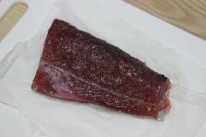 【The minnow kitchen】盐渍金枪 （Tuna gravlax）的做法 步骤6