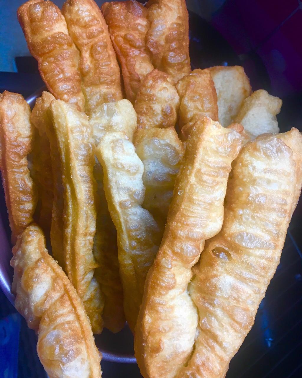 早餐食谱简单快速做法油条_早餐油条怎么做好吃_哪里学做早餐油条