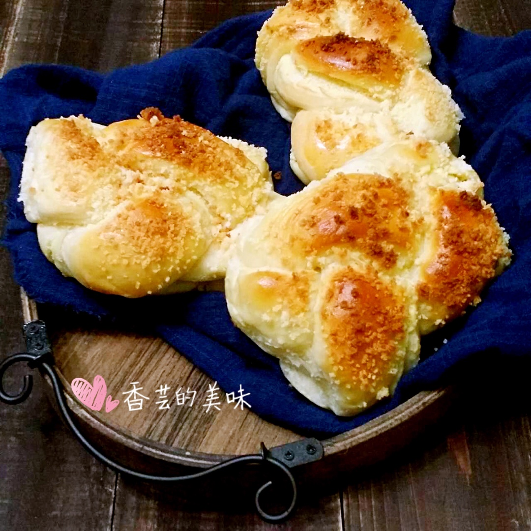 汤种椰蓉酥粒面包