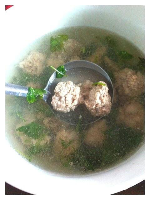 清香牛肉丸子汤的做法