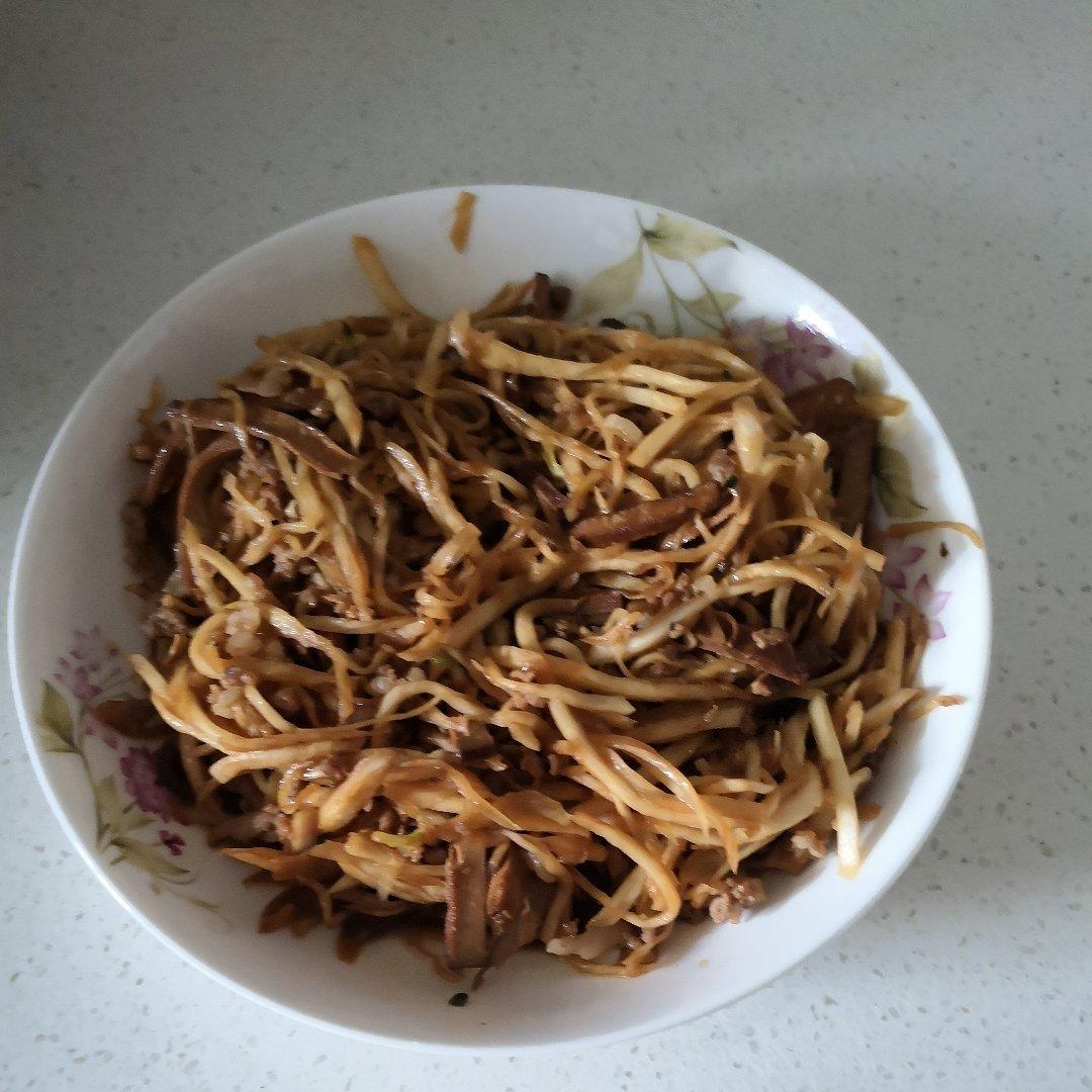 茭白青椒肉丝炒毛豆