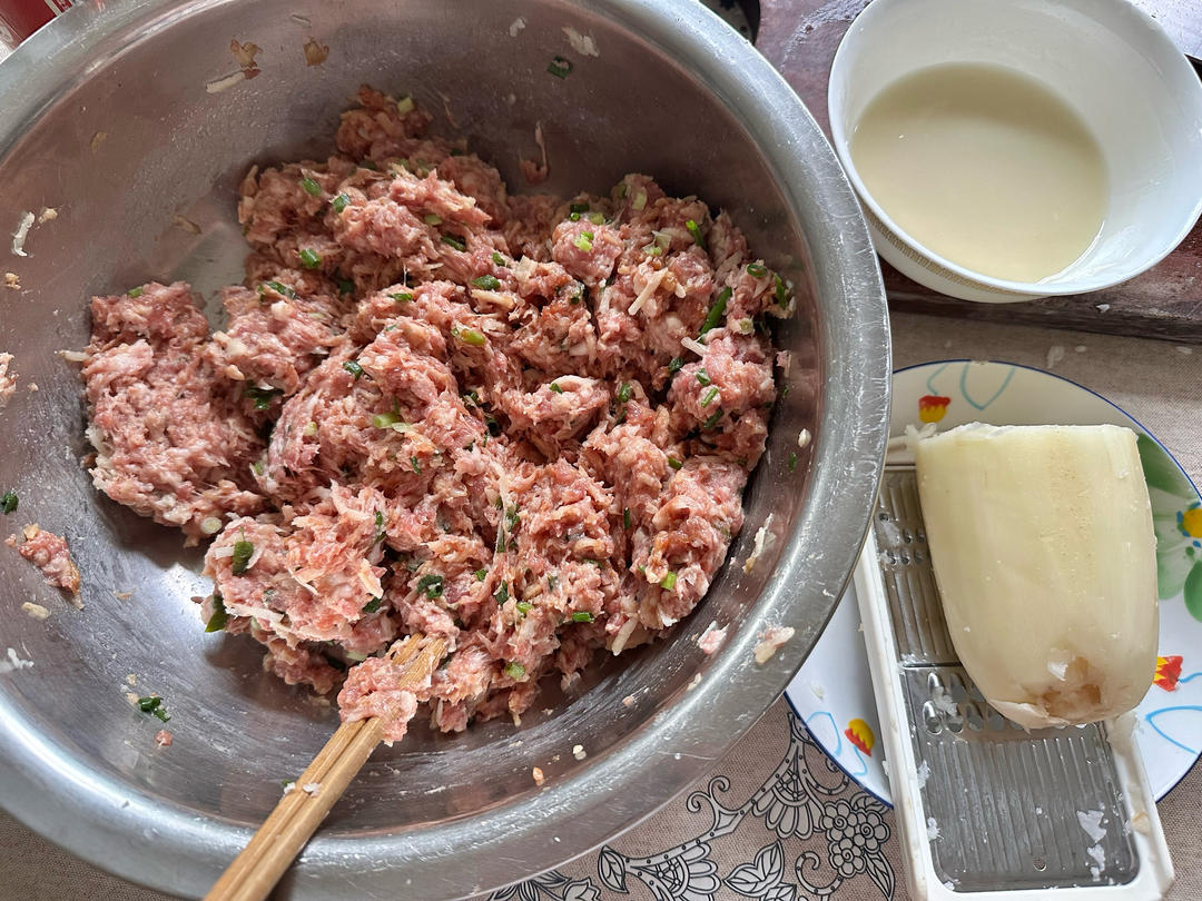好味的莲藕馅饺子