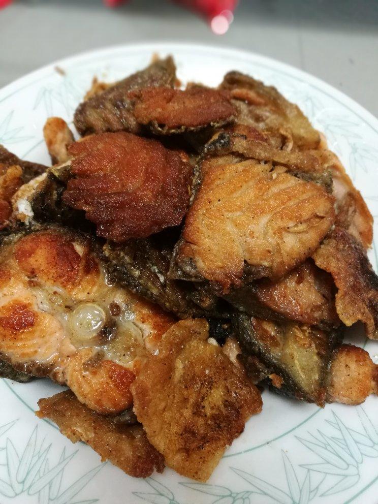 香煎三文鱼骨