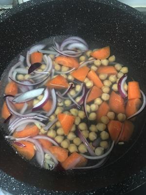 金针菇咖喱鸡炖鹰嘴豆【健康一锅端】的做法 步骤3