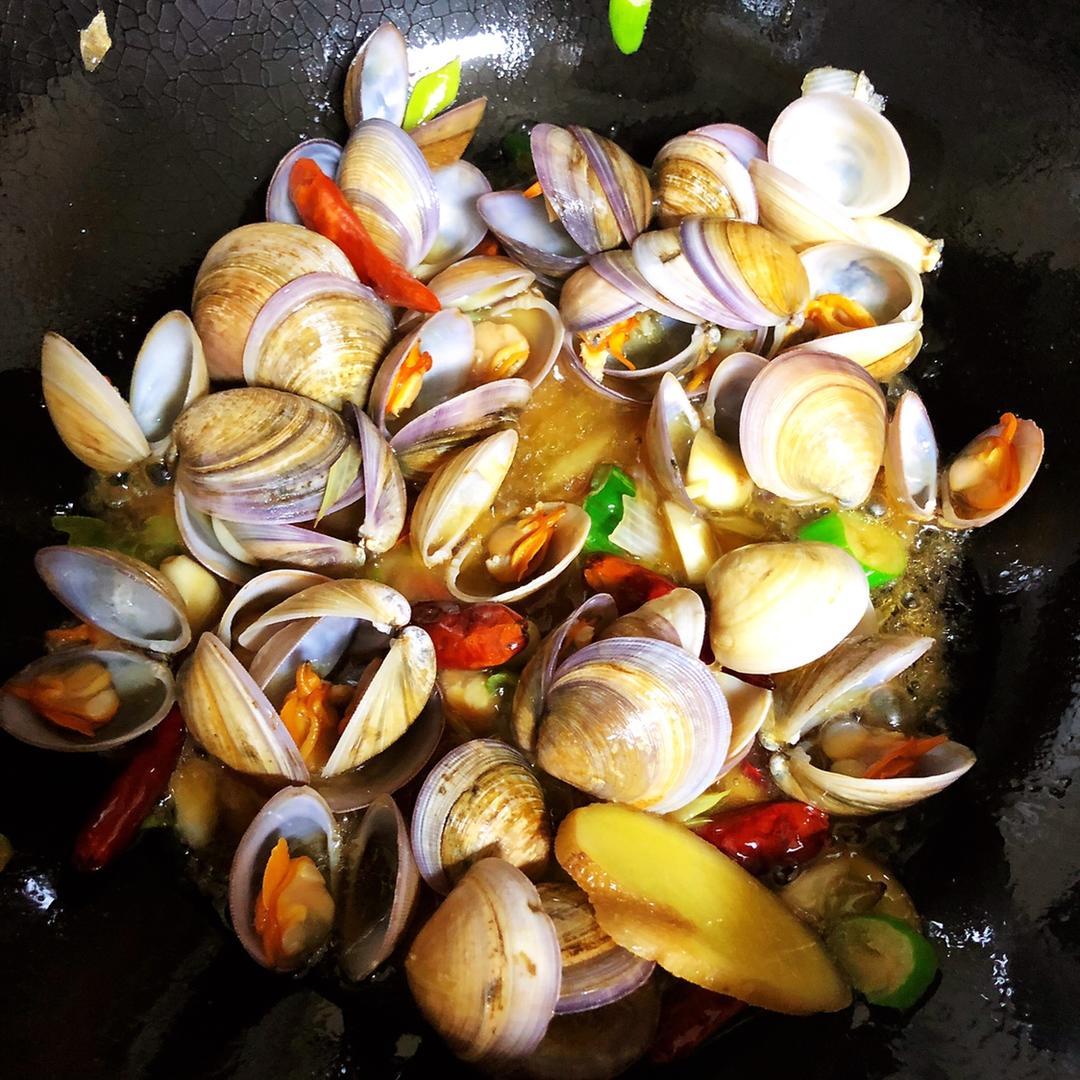葱炒花蛤