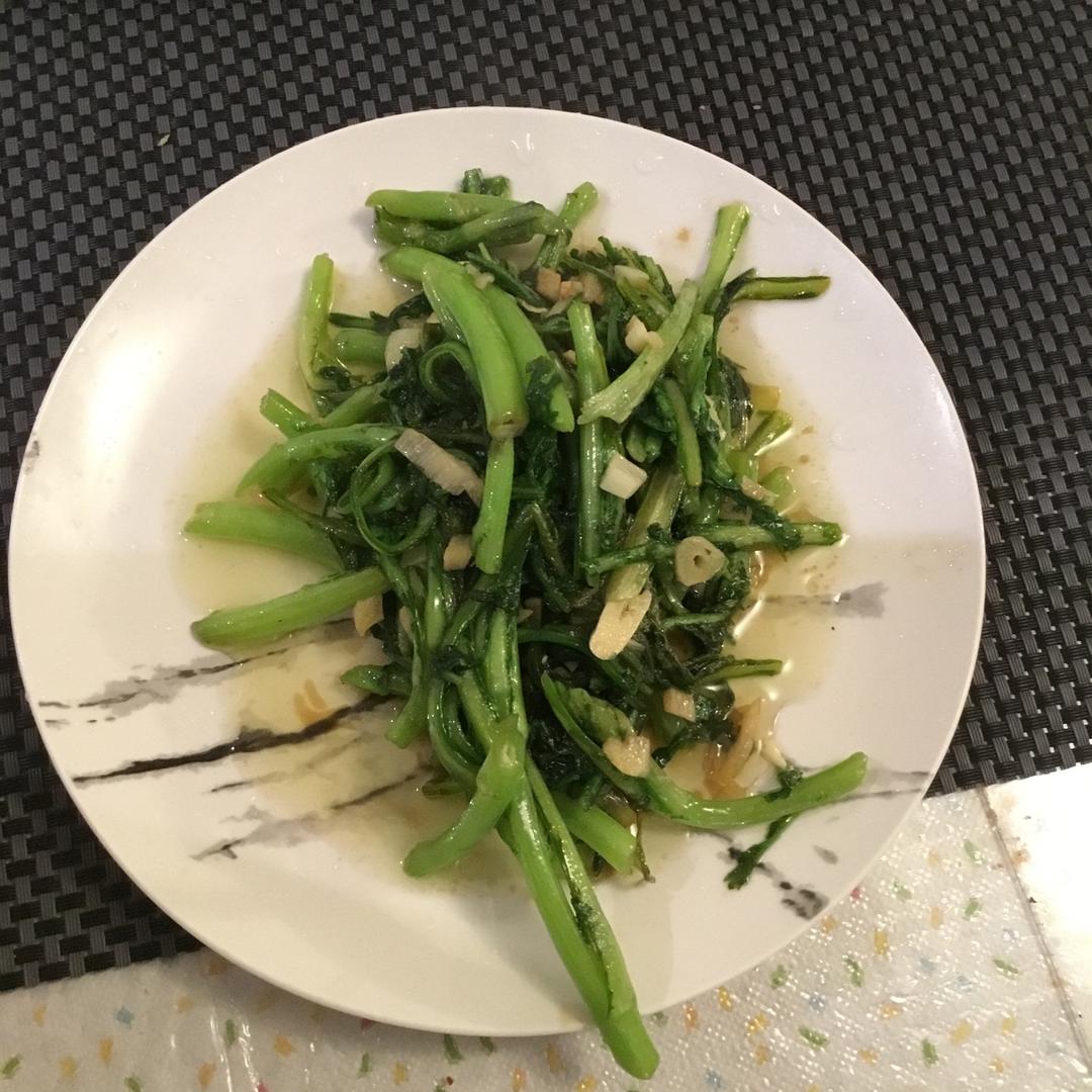 清炒茼蒿