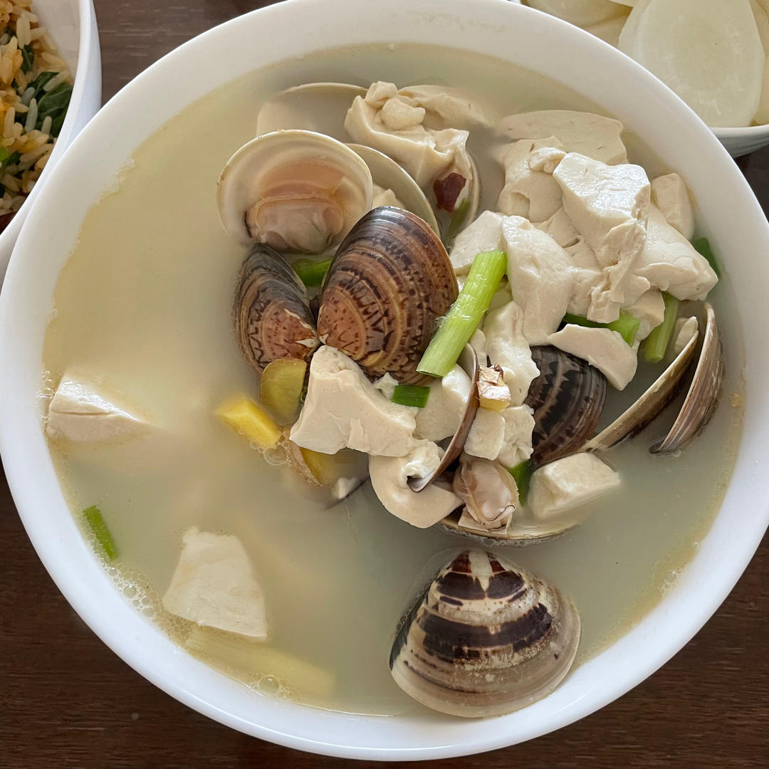 花蛤豆腐汤