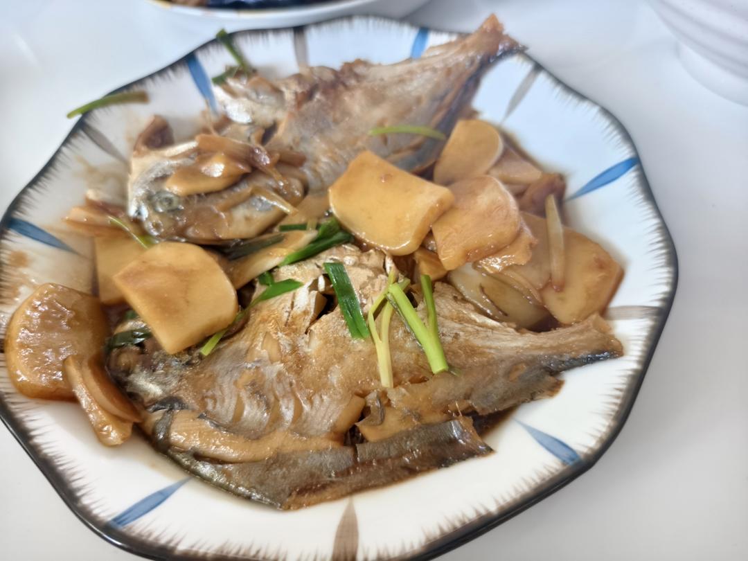 妈妈的红烧鲳鱼