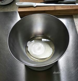 中空系列:酸奶香葱肉松咸戚风的做法 步骤4