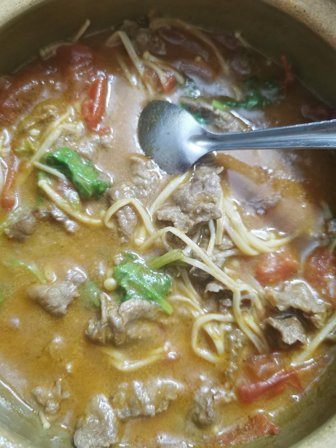 番茄肥牛金针菇煲（深夜放毒少女）