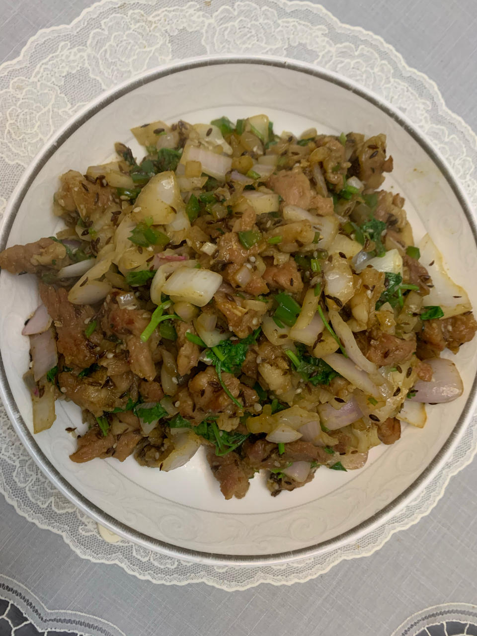 家常孜然洋葱炒羊肉