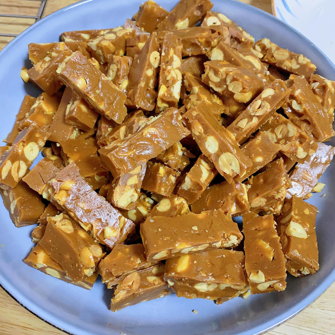 比牛轧糖还要好吃的花生太妃糖（消耗淡奶油）