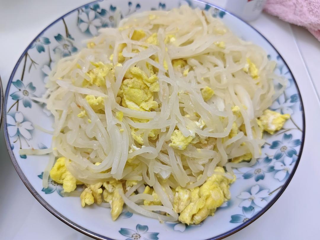 白萝卜炒鸡蛋